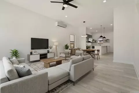 151 Vine St, San Antonio, TX 78210