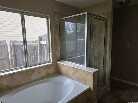 Bath - 8230 Coppergate, Converse, TX 78109 photo 2 of 3