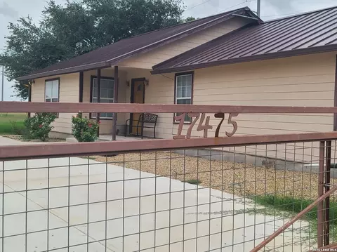 17475 Fm 463, Natalia, TX 78059