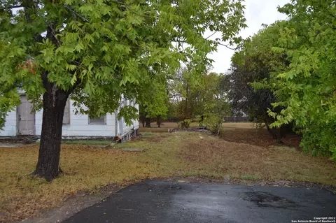 2830 Morningside Dr, New Braunfels, TX 78130