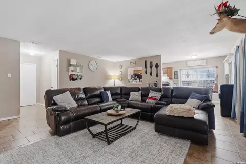 1119 Boling Brk, San Antonio, TX 78245