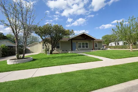 703 W Rosewood, San Antonio, TX 78212