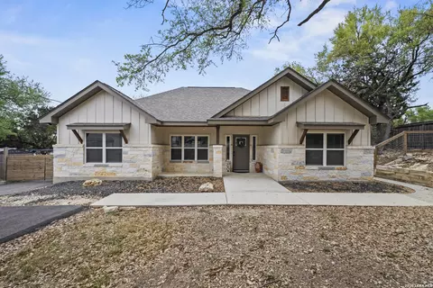 1885 Deer Run, Canyon Lake, TX 78133