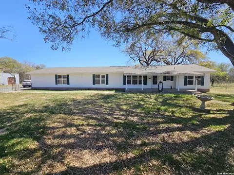 4821 Fm 467, Seguin, TX 78155