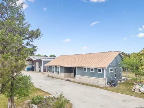 1315 Happy Holw, New Braunfels, TX 78132