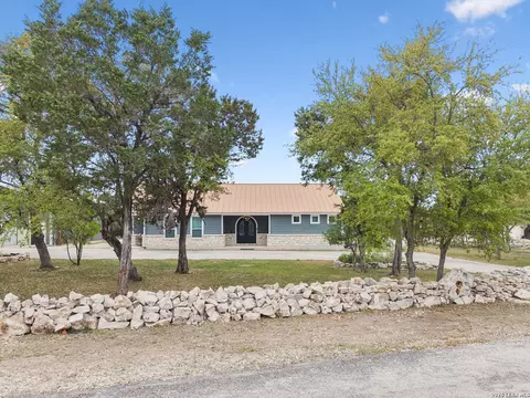 1315 Happy Holw, New Braunfels, TX 78132
