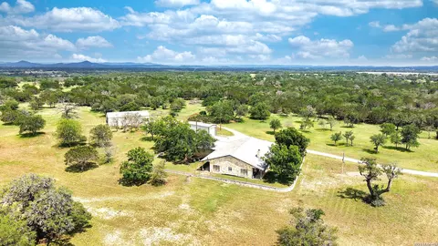 1220 Flying T Rnch, Bandera, TX 78003
