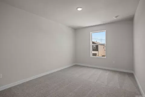 Bedroom - 5610 Franklin Hls, Von Ormy, TX 78073 photo 4 of 6