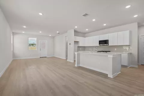 Living - 5607 Franklin Hls, Von Ormy, TX 78073 photo 2 of 5