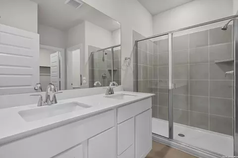 Bath - 5607 Franklin Hls, Von Ormy, TX 78073 photo 1 of 4