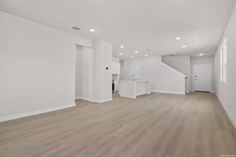 Living - 5607 Franklin Hls, Von Ormy, TX 78073 photo 4 of 5