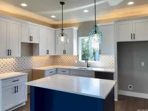 748 Riviera, Canyon Lake, TX 78133