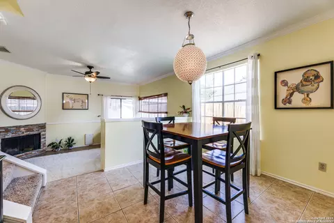 12 Cross Cyn, San Antonio, TX 78247