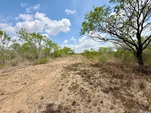lot4 Fm 1332, Jourdanton, TX 78026