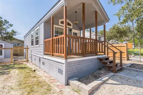 2046 Dry Crk, Canyon Lake, TX 78133