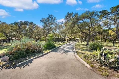 114 Wagon Trail Rd, Shavano Park, TX 78231