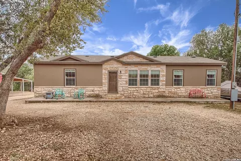 349 County Road 2471, Hondo, TX 78861
