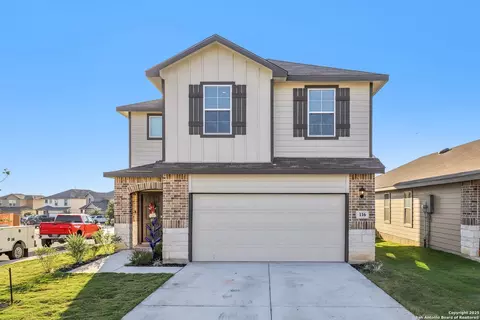 116 Middle Grn, Floresville, TX 78114
