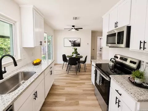 1070 Frost Fire, San Antonio, TX 78245