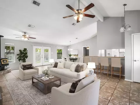 113 E View Pt, Boerne, TX 78006