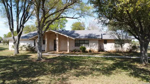 900 N Graytown Rd, Saint Hedwig, TX 78152