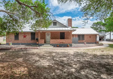 213 Bluebonnet Rdg, La Vernia, TX 78121