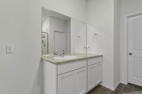 Bath - 4007 Bay Leaf, Von Ormy, TX 78073 photo 2 of 3