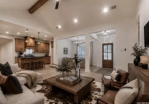 1015 Timbercrest, Pleasanton, TX 78064
