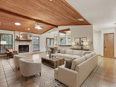 2703 Oak Hvn, San Marcos, TX 78666