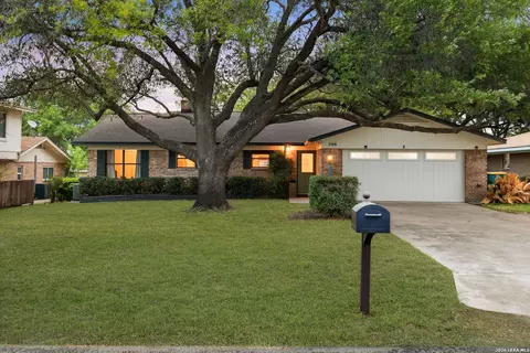 206 E Pheasant, Highland Haven, TX 78654