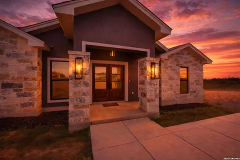 7319 Tiff Nicole Ln, Von Ormy, TX 78073