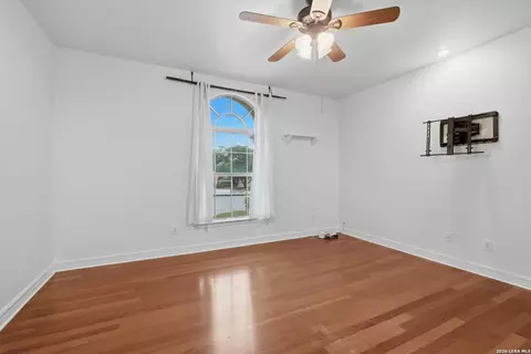 Bedroom - 101 Lynx, Devine, TX 78016 photo 1 of 4