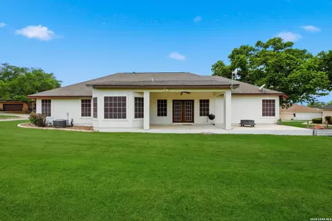 Exterior - 101 Lynx, Devine, TX 78016 photo 6 of 10