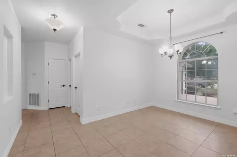 Entry Way - 101 Lynx, Devine, TX 78016 photo 1 of 1