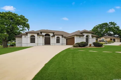 Exterior - 101 Lynx, Devine, TX 78016 photo 2 of 10