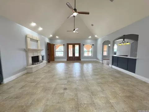 443 Bridlegate Blvd, Bandera, TX 78003