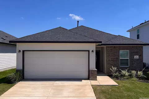 5215 Olene Flts, Von Ormy, TX 78073