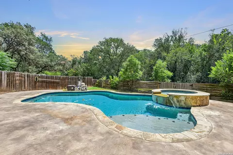 15840 Walnut Crk, San Antonio, TX 78247