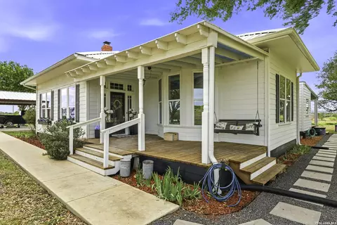 6673 Center Pt, San Marcos, TX 78666