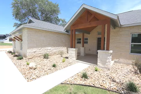142 Timber Pl, La Vernia, TX 78121