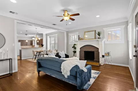 624 W Agarita, San Antonio, TX 78212