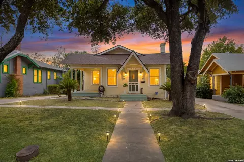 624 W Agarita Ave, San Antonio, TX 78212
