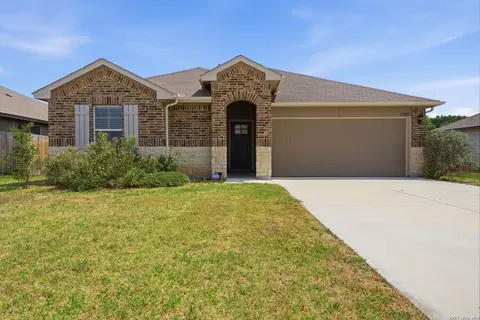 1325 Falls Grv, Seguin, TX 78155