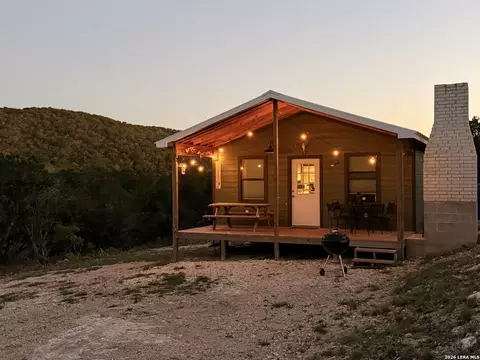 785 Private Road 3350, Concan, TX 78838
