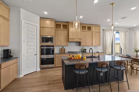 Kitchen - 516 Paramus Park, Cibolo, TX 78108 photo 1 of 7