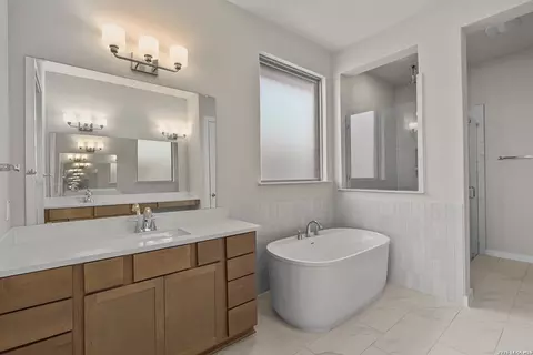 Bath - 516 Paramus Park, Cibolo, TX 78108 photo 2 of 7
