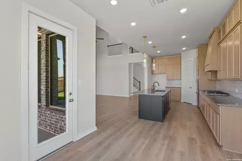 Entry Way - 516 Paramus Park, Cibolo, TX 78108 photo 4 of 8