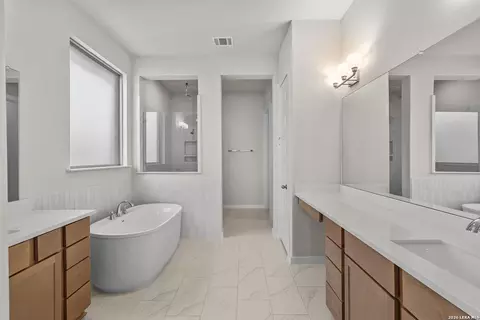 Bath - 516 Paramus Park, Cibolo, TX 78108 photo 1 of 7