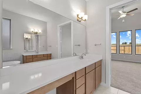 Bath - 516 Paramus Park, Cibolo, TX 78108 photo 3 of 7