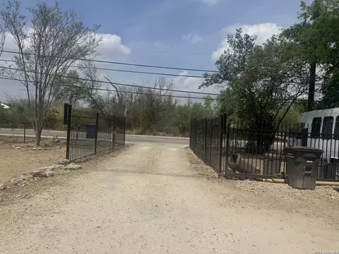 210 W Quill, San Antonio, TX 78228